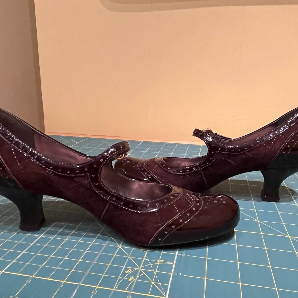 Franco Sarto quilted spectator patent mary janes! Sz 7